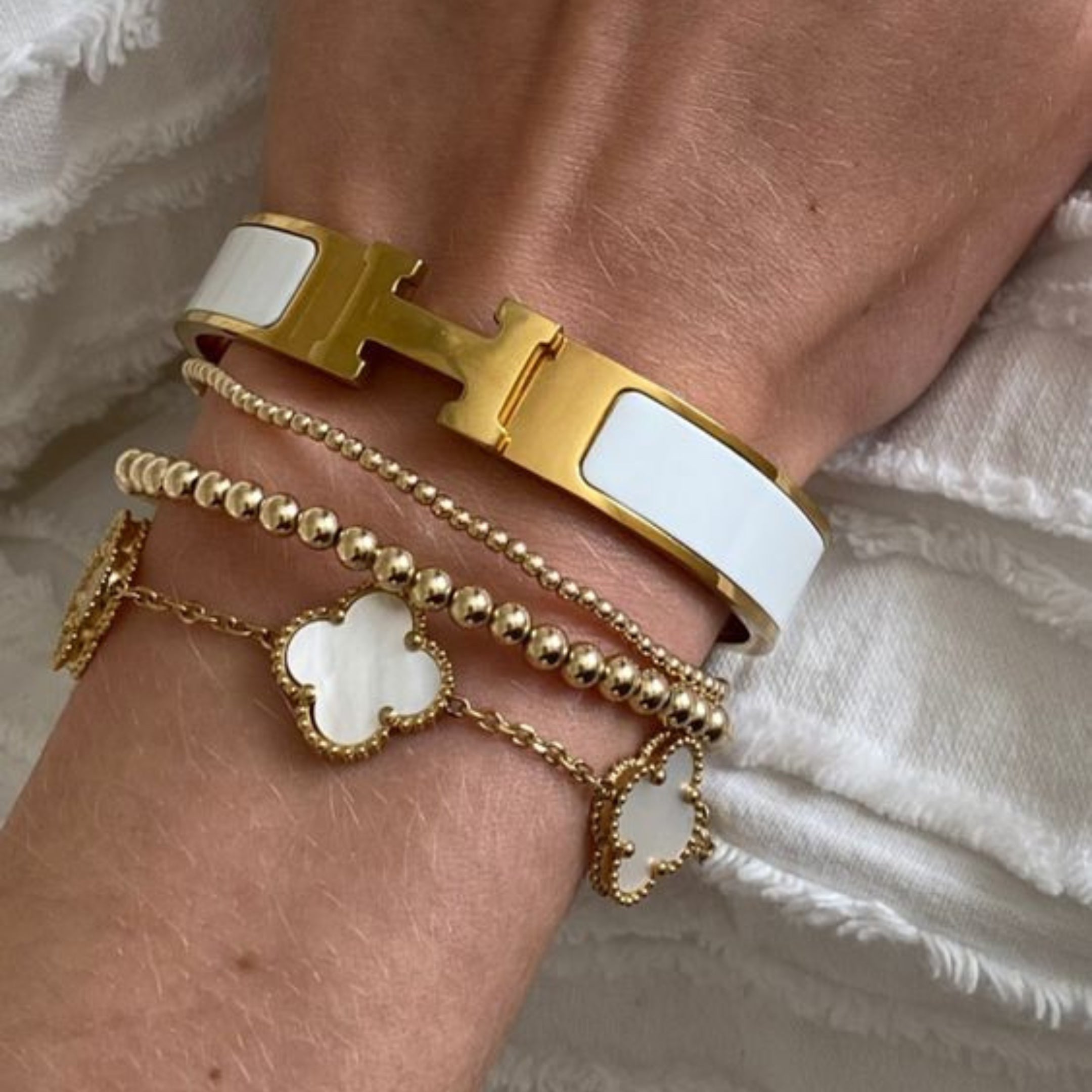 H Bracelet Gold