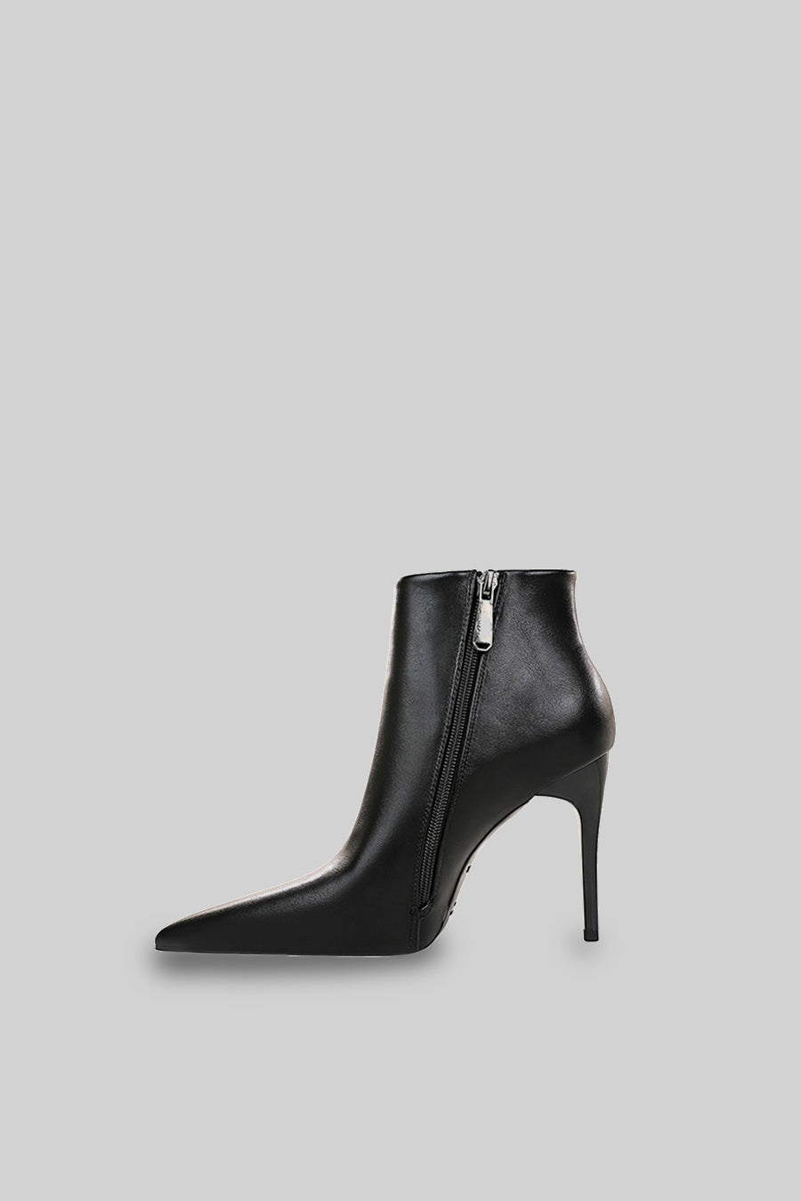 Elevated Ankle Boot With Pointed Toe - Black